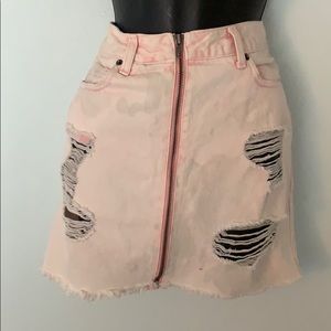 Forever21™️ Light Pink Denim Skirt with Zipper.